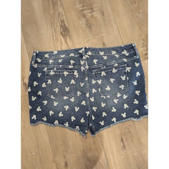 Sz 18 Torrid Disney Mickey Mouse Cutoff Jean Shorts DEADSTOCK! - Picture 2 of 7